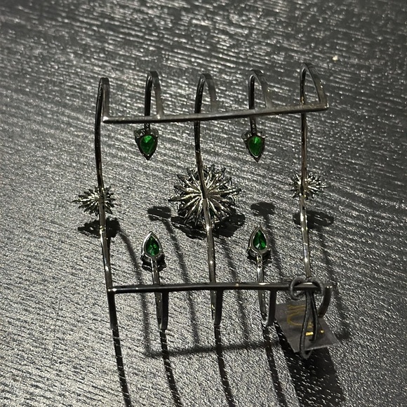 Noir Jewelry Green Cubic Zirconia Statement Cuff Bracelet - Picture 4 of 5